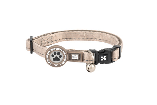 Max & Molly cat collar with safety buckle, bell, and ID tag – adjustable and comfortable for everyday wear.