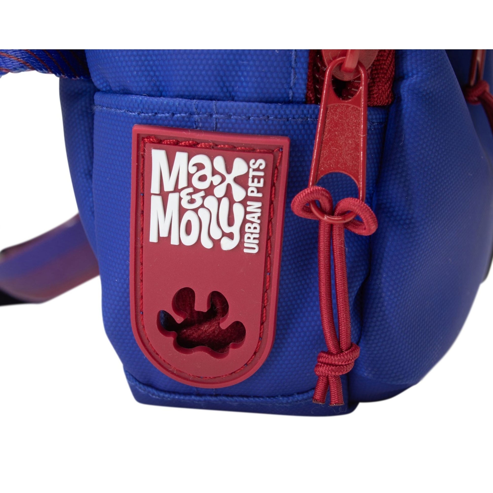 FC Barcelona training bag with adjustable strap – perfect for carrying dog treats, toys, and essentials on walks.