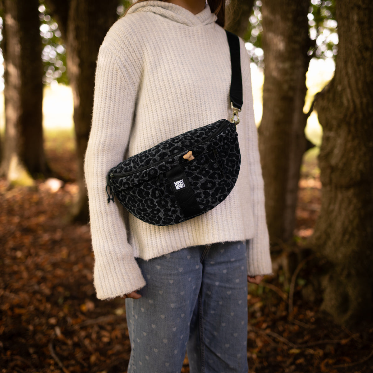 Dog Walking Bag - Leo Black